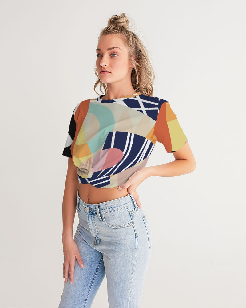 MN-AI1 Women's Twist-Front Cropped Tee