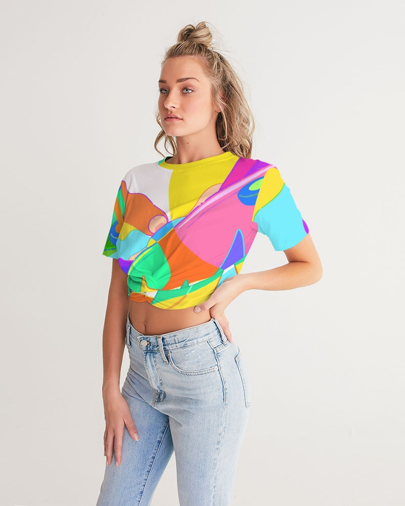 MN-AK1 Women's Twist-Front Cropped Tee